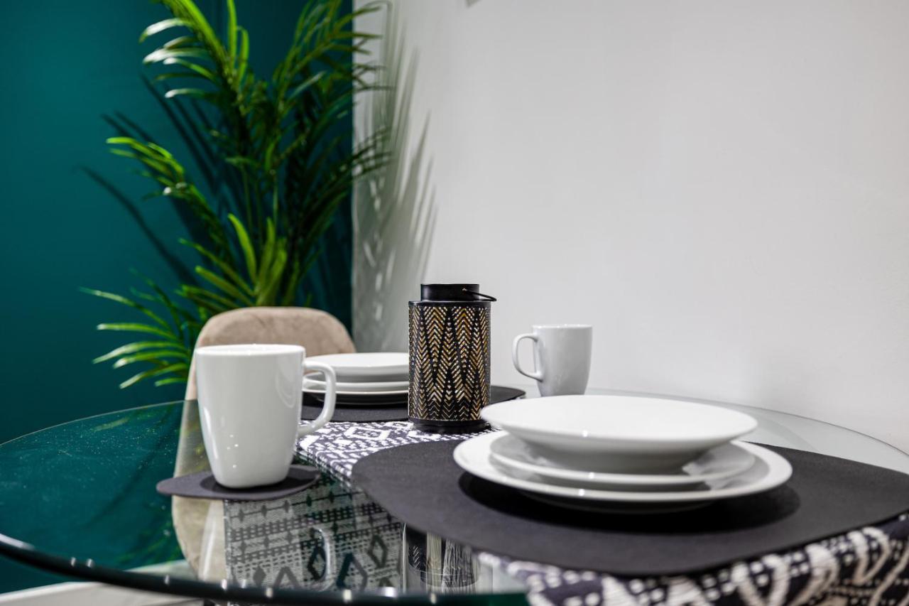 Cosy Modern Apt In Heart Of Stockport - Sleeps 4 Apartment Ngoại thất bức ảnh